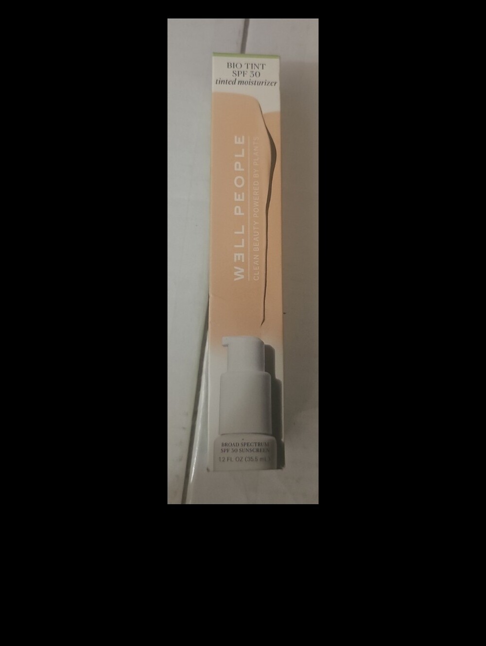 NIB WELL PEOPLE 2W TINTED MOISTURIZER New unused unopened (Mb)